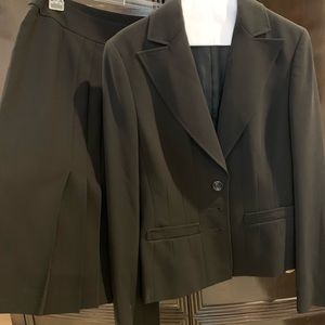 Ann Taylor skirt suit